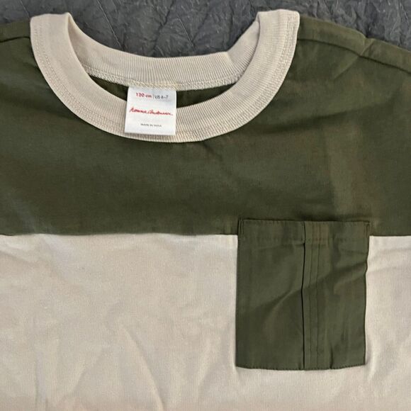 NEW Hanna Andersson Boys Colorblock Pocket Tee Shirt - Size 120 (6-7) - Tan - Picture 2 of 6
